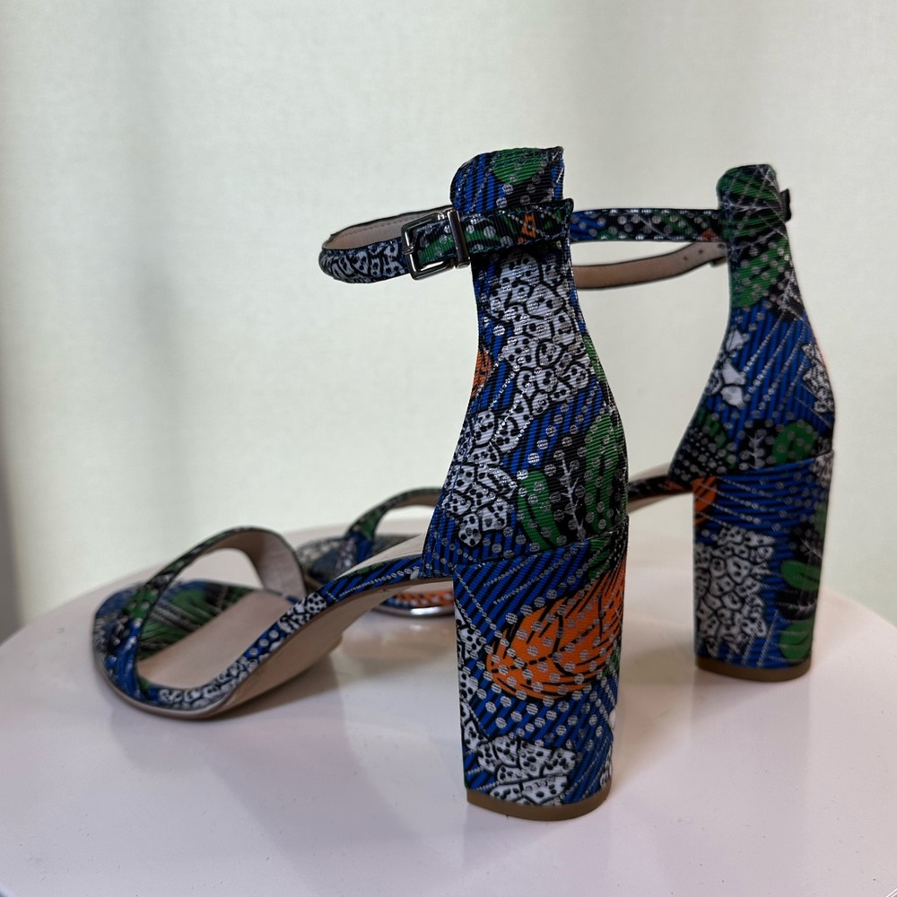 Kenneth Cole Lex Block Heel Sandal in Blue. Women’s size 40.